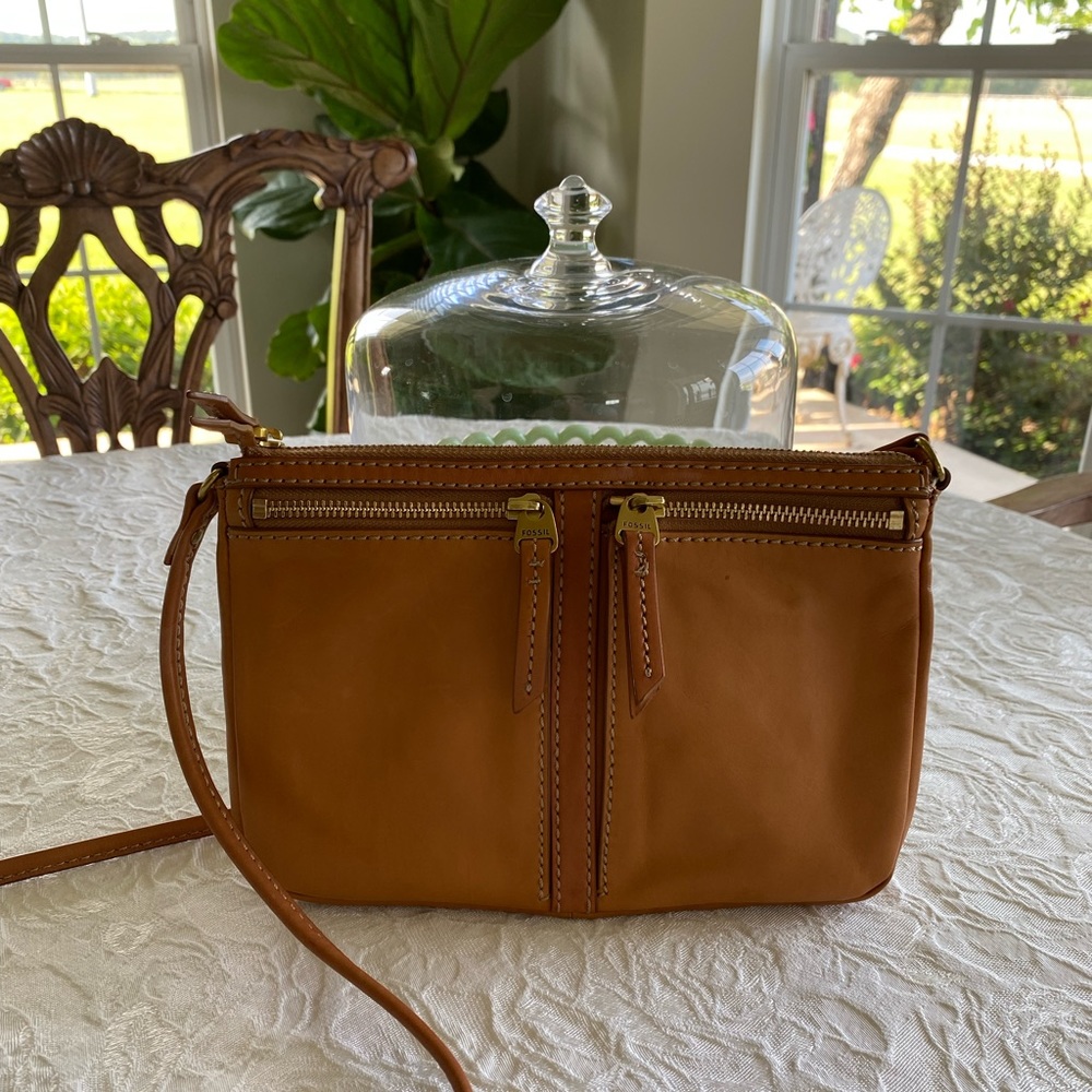 Fossil crossbody camel colored small